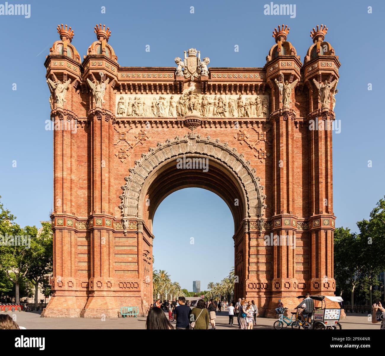 BARCELONE, ESPAGNE - 08 JUIN 2019 : l'Arc de Triomphe ou Arco de Triunfo est un arc triomphal dans la ville de Barcelone, et près de la Cita Banque D'Images