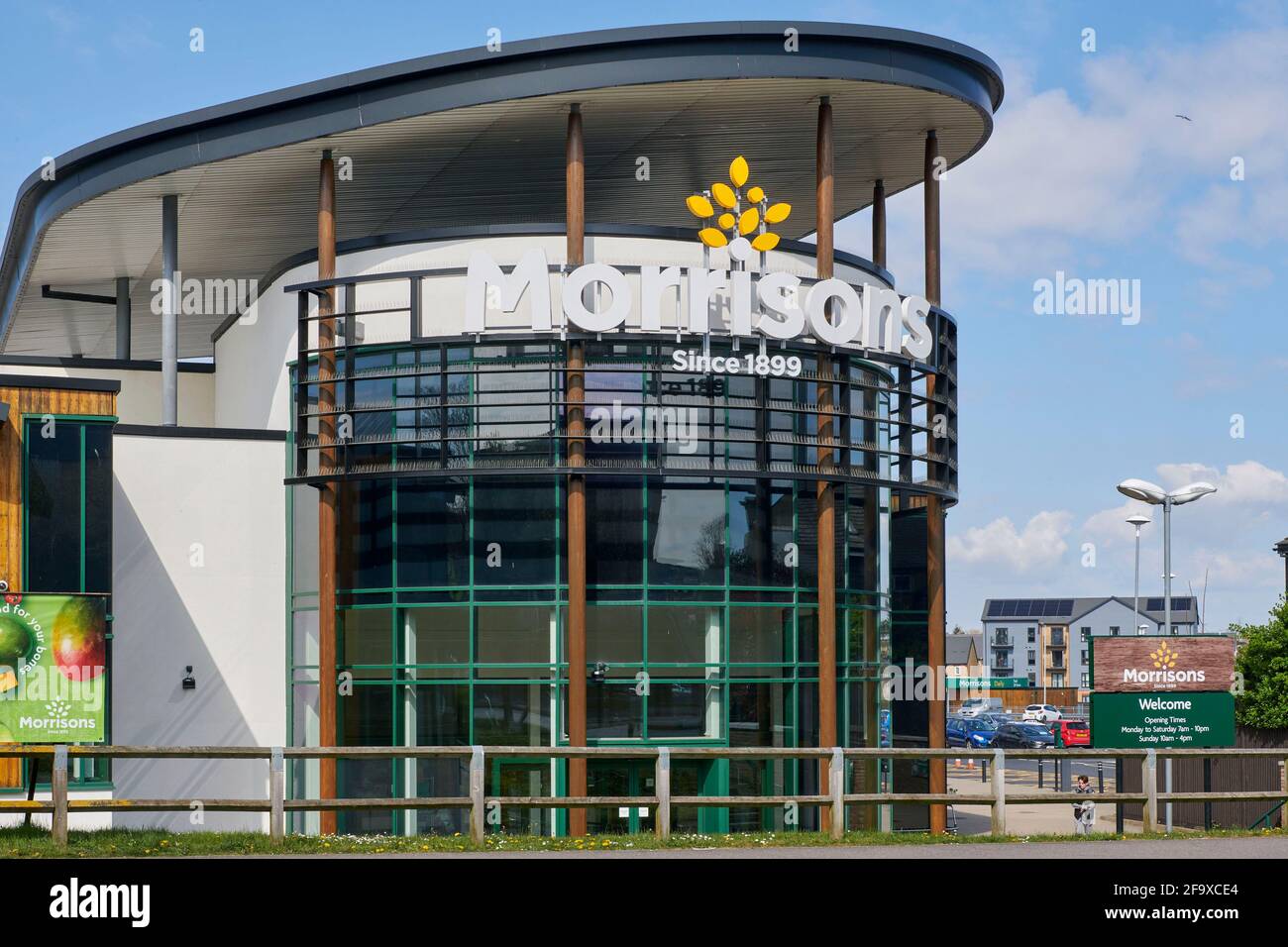 L'architecture moderne du nouveau supermarché Morrisons à Sittingbourne Kent, au sud-est de l'Angleterre, au Royaume-Uni Banque D'Images