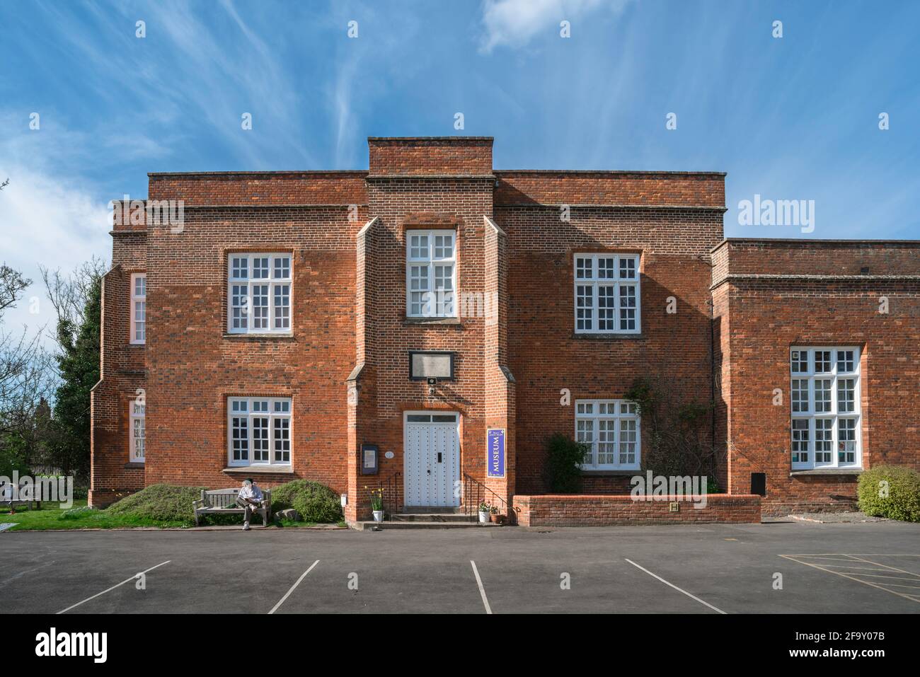 Musée Safran Walden, vue sur l'entrée du bâtiment du musée Saffron Walden, Essex, Angleterre, Royaume-Uni Banque D'Images