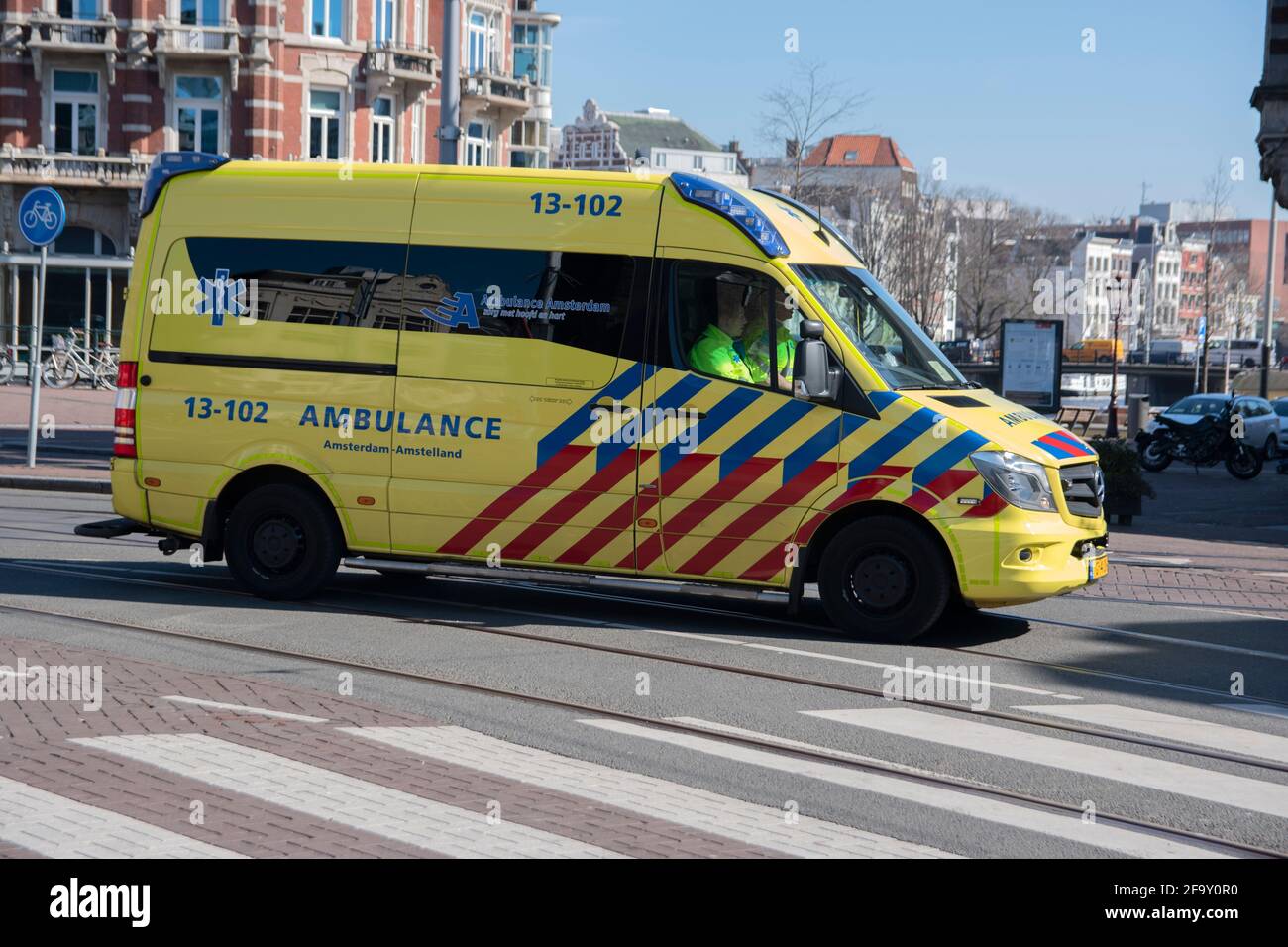 Ambulance à Amsterdam, pays-Bas 25-3-2020 Banque D'Images
