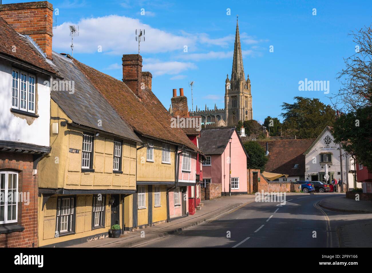 Safran Walden Essex, vue sur les maisons médiévales typiques de la fin de Bridge Street dans la ville d'Essex de Saffron Walden, Royaume-Uni. Banque D'Images