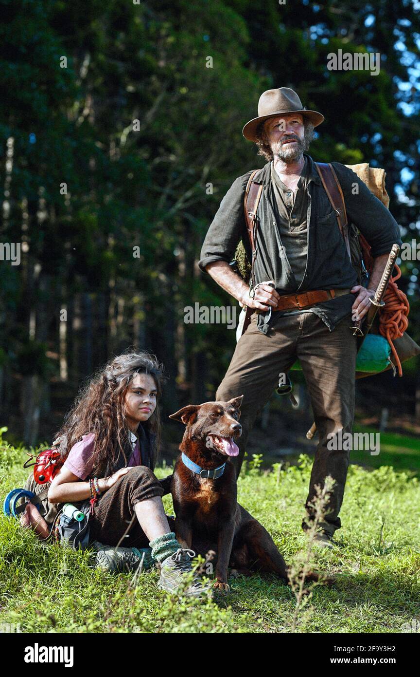 Love and Monsters est un film d'aventure monstre américain réalisé en 2020 par Michael Matthews, avec Shawn Levy et Dan Cohen en tant que producteurs. Les stars de cinéma Dylan O'Brien, Jessica Henwick, Dan Ewing, Michael Rooker et Ariana Greenblatt. Cette photographie est à usage éditorial exclusif et est le droit d'auteur de la compagnie de film et/ou le photographe assigné par la compagnie de film ou de production et ne peut être reproduite que par des publications en conjonction avec la promotion du film ci-dessus. Un crédit obligatoire pour la société de cinéma est requis. Le photographe doit également être crédité lorsqu'il est connu. Banque D'Images