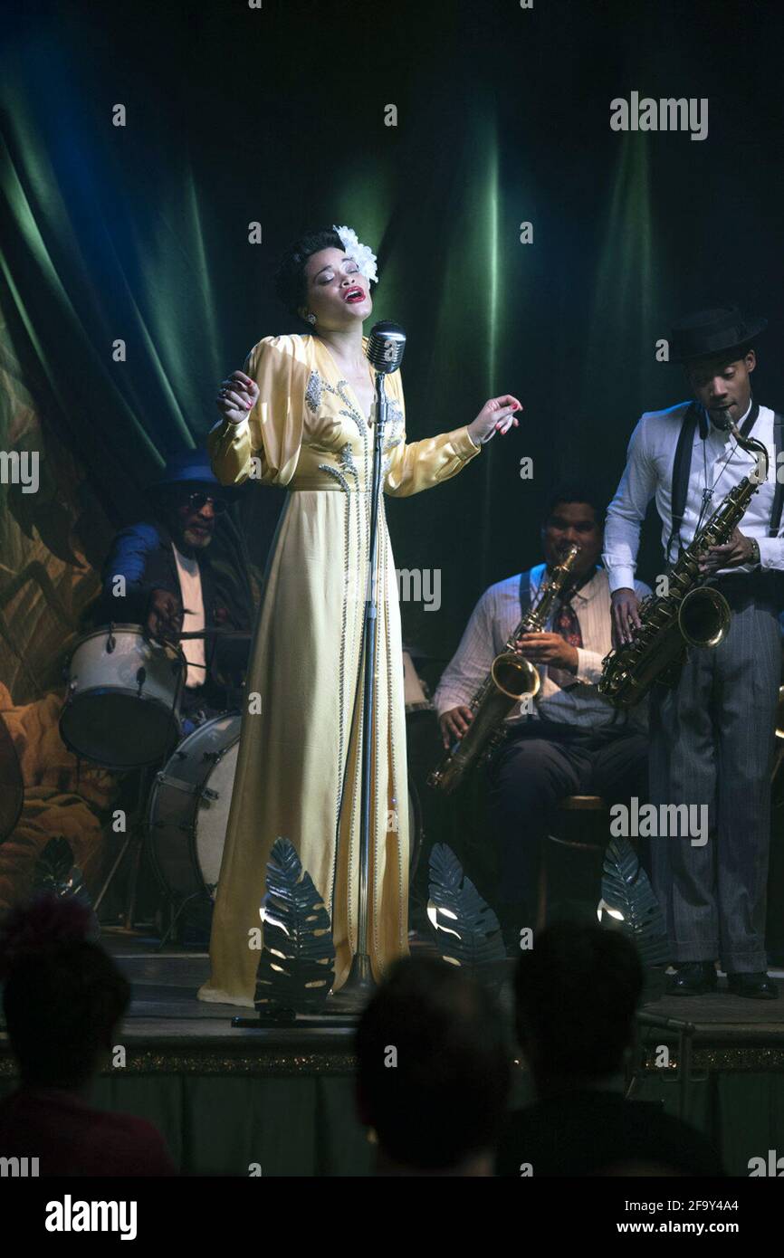 Les Etats-Unis contre Billie Holiday est un film biographique américain de 2021 sur la chanteuse Billie Holiday, basé sur le livre Chasing the Scream: The First and Last Days of the War on Drugs de Johann Hari. Réalisé par Lee Daniels, les stars de cinéma Andra Day dans le rôle de titulaire, ainsi que Trevante Rhodes, Natasha Lyonne et Garrett Hedlund. Cette photographie est à usage éditorial exclusif et est le droit d'auteur de la compagnie de film et/ou le photographe assigné par la compagnie de film ou de production et ne peut être reproduite que par des publications en conjonction avec la promotion du film ci-dessus. Un CRE obligatoire Banque D'Images