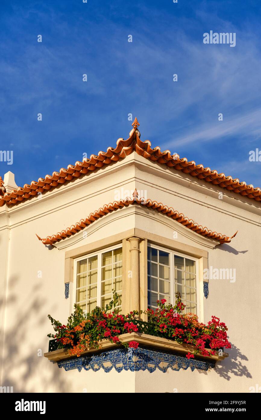 Fenêtres d'une maison traditionnelle. Alcochete, Portugal Banque D'Images