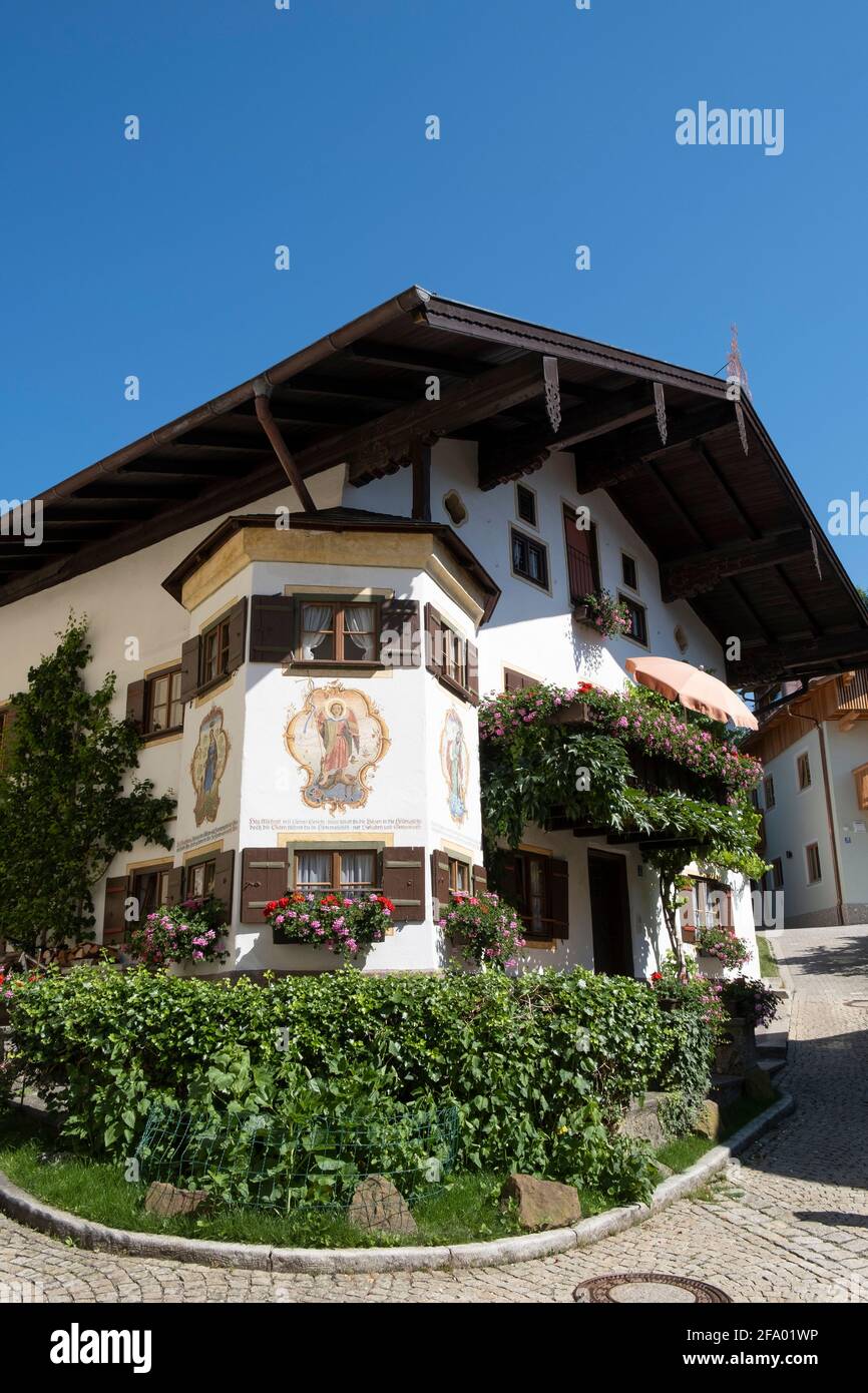 Vue sur une maison traditionnelle à Neubeuern haute-Bavière, Bavière, Allemagne, Europe Banque D'Images