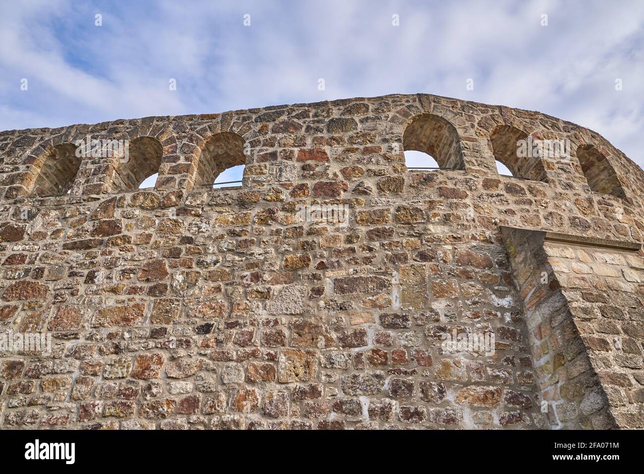 Petites fenêtres dans le mur, château de Bad Iburg, Osnabruecker pays, Basse-Saxe, Allemagne Banque D'Images