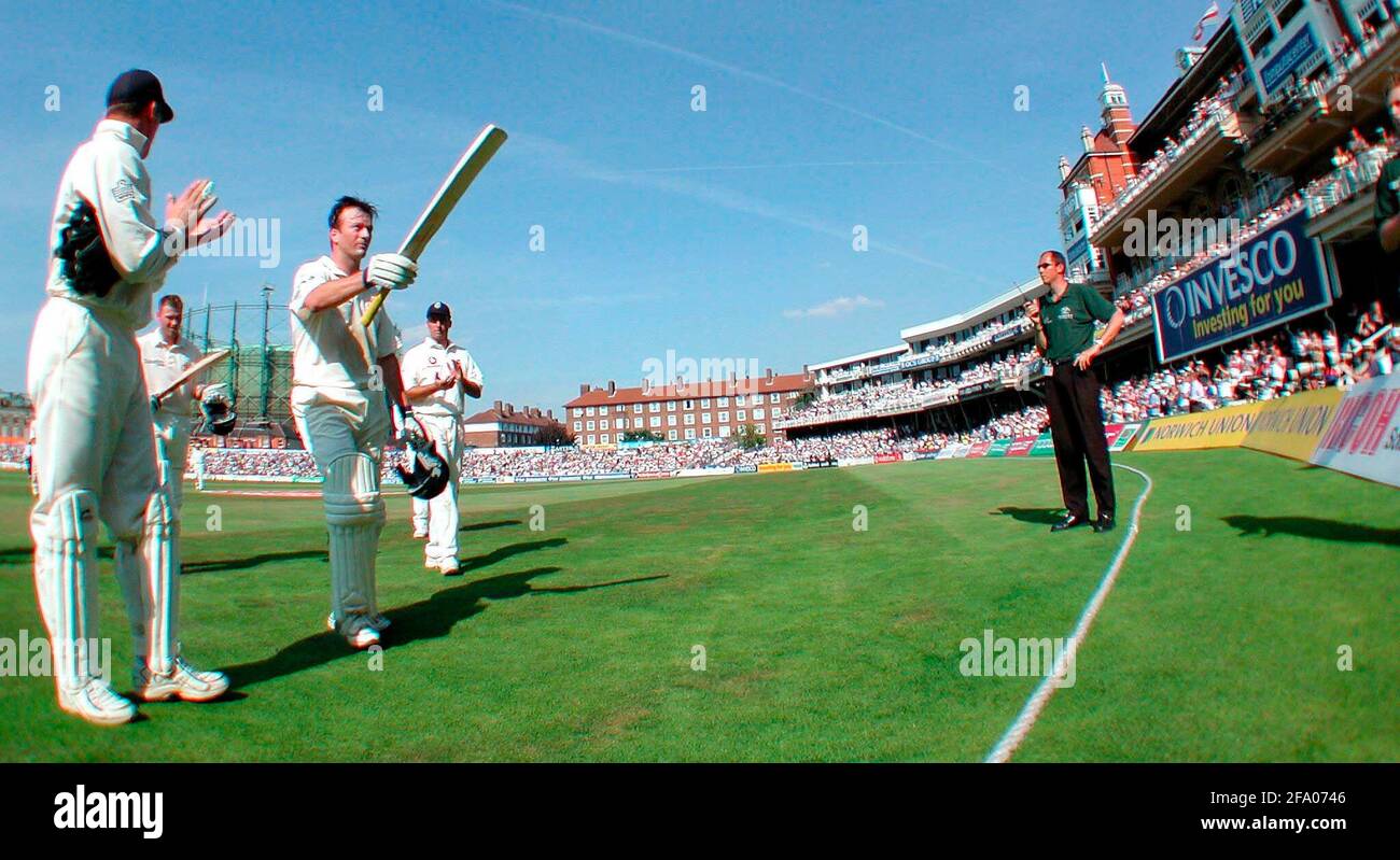 STEVE WAUGH SE PRÉSENTE AU THÉ DU 5 AOÛT 2001 TEST À L'OVALE Banque D'Images