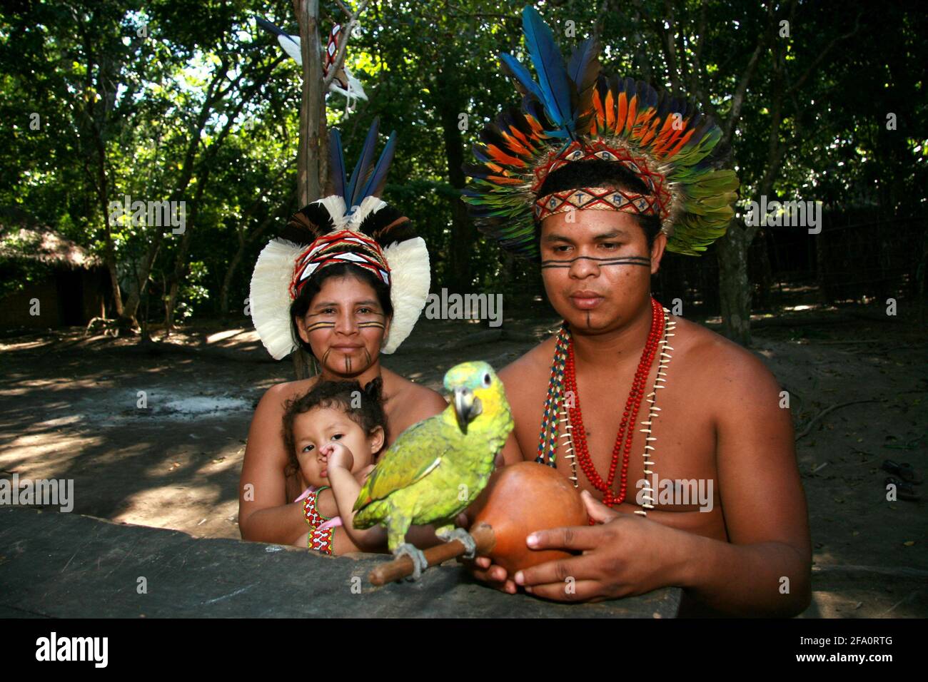 porto Seguro, bahia, brésil - 4 août 2008 : on voit des indiens de l'ethine Pataxo dans le village de Jaqueira, dans la ville de Porto Seguro, au sud Banque D'Images
