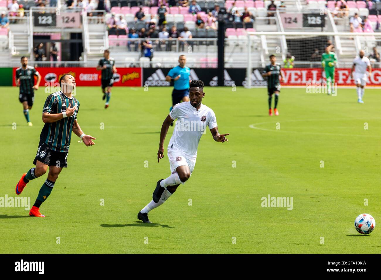 Fort Lauderdale, Floride, États-Unis - le 18 avril 2021 : inter Miami CF contre LA Galaxy, premier match à domicile à la saison MLS 2021 au DRV Pink Stadium Banque D'Images