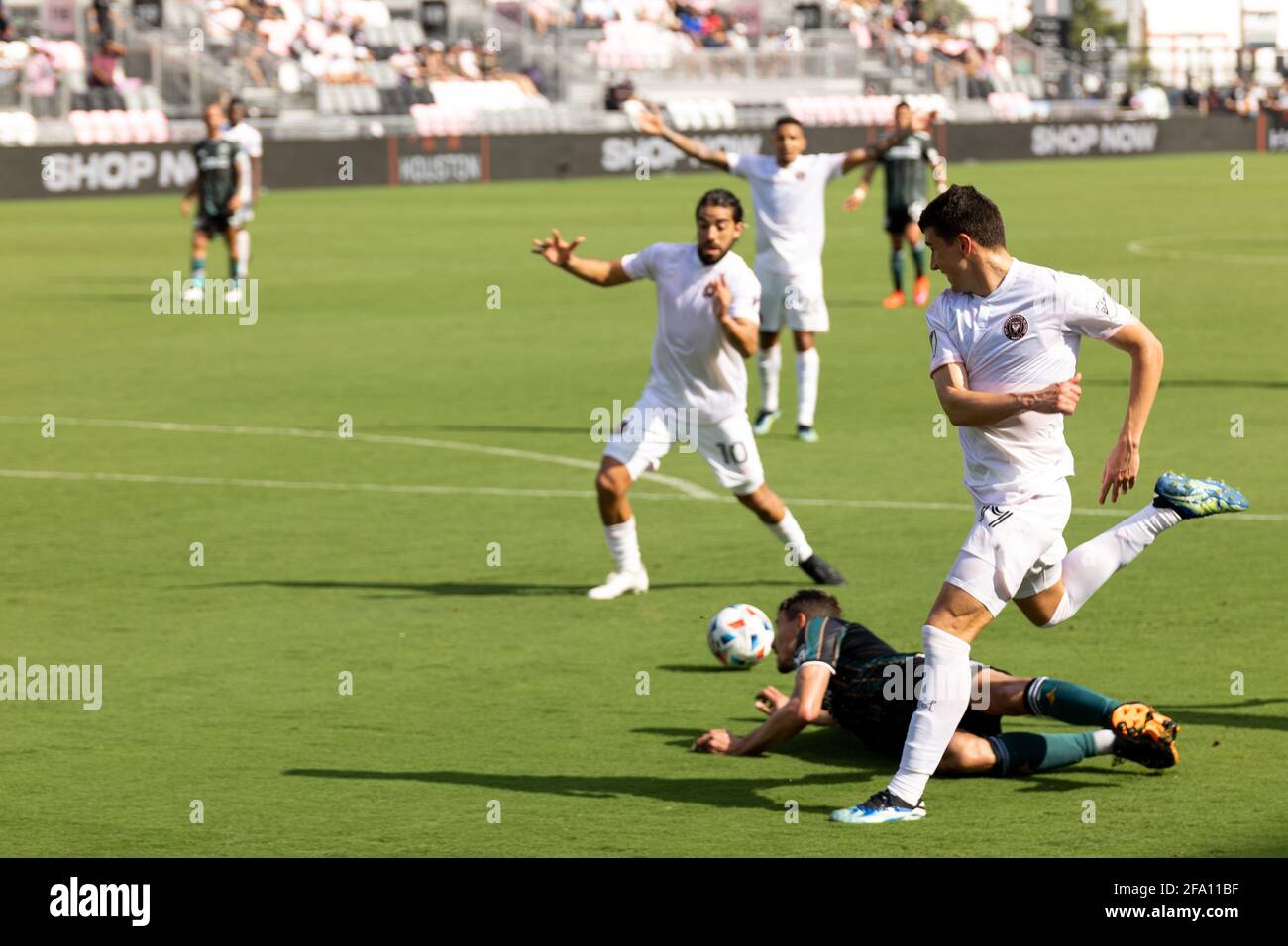 Fort Lauderdale, Floride, États-Unis - le 18 avril 2021 : inter Miami CF contre LA Galaxy, premier match à domicile à la saison MLS 2021 au DRV Pink Stadium Banque D'Images