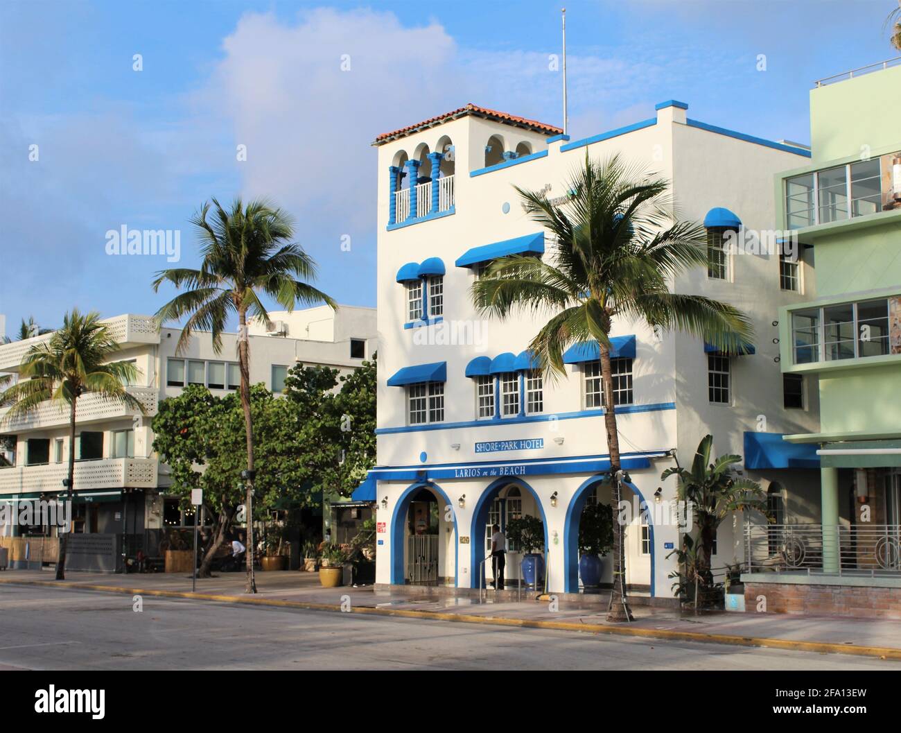 Shore Park Hotel sur Ocean Drive, ville de Miami Beach, Floride, dans le quartier art déco de South Beach avec un restaurant appelé Larios on the Beach Banque D'Images