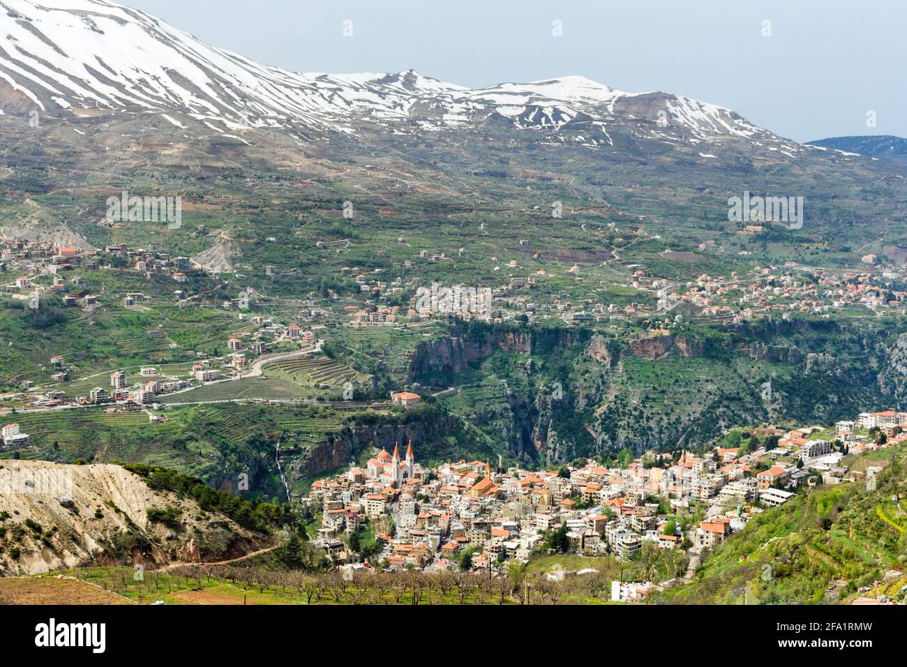Village de Bsharre et vallée de Qadisha, Liban Banque D'Images
