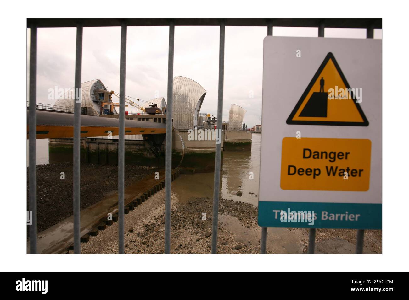 Pour éviter une vague de panique comme film de catastrophe Écrans d'inondation au cours de mars 2008, la presse a reçu un Visite de la barrière de la Tamise qui protégera Londres Inondations au cours des 100 prochaines années.photo de David Sandison le Indépendant Banque D'Images