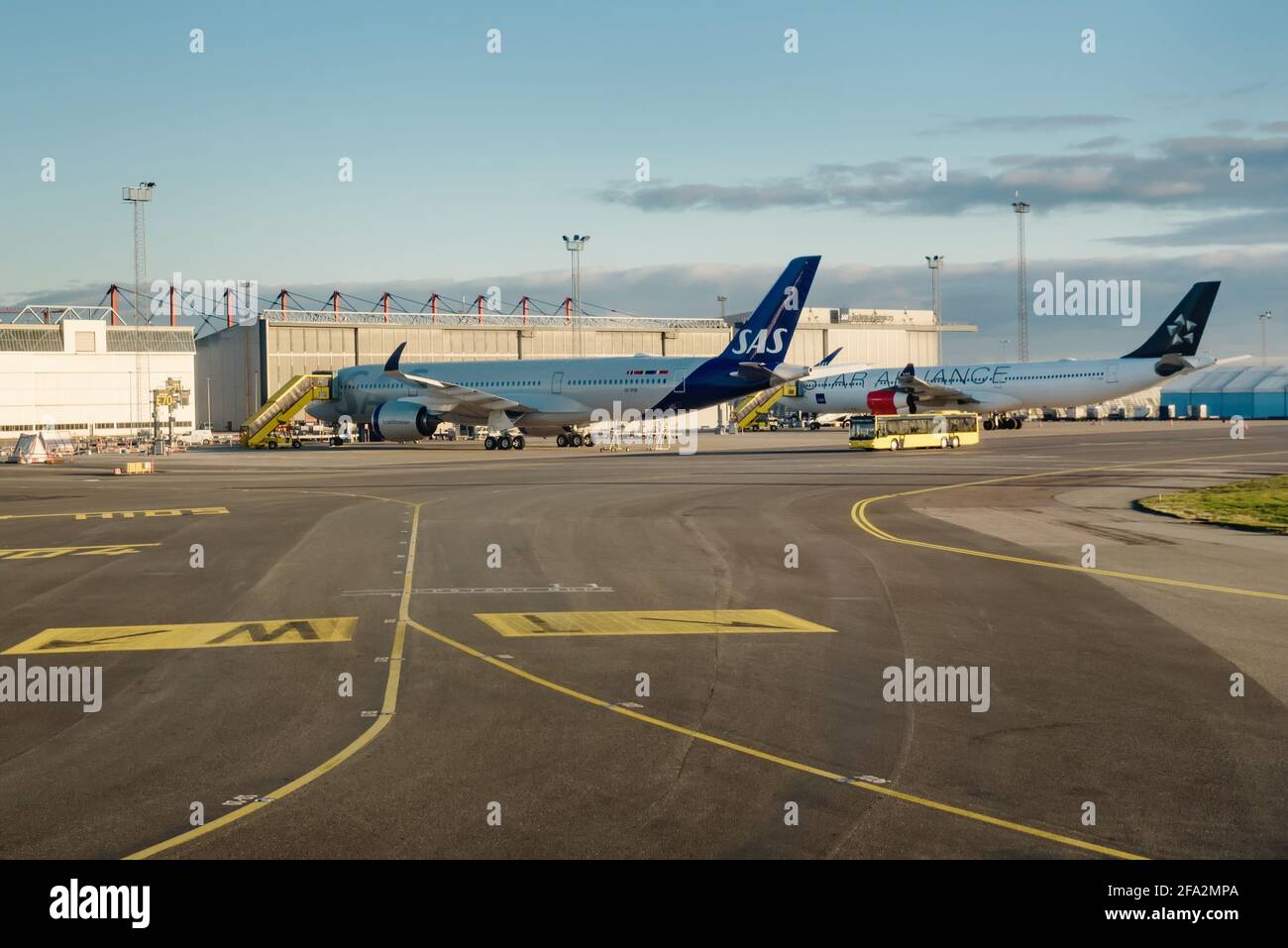 Copenhague, Danemark - 27 février 2020. Un Boeing 737 de la société Ryanair à faible coût débarque à l'aéroport de Copenhague Kastrup. Banque D'Images