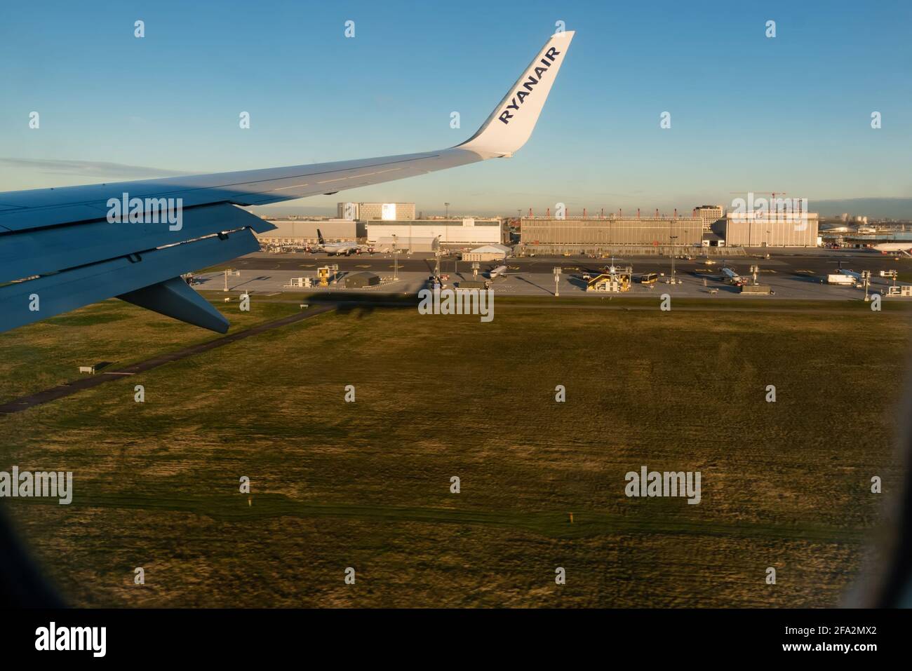 Copenhague, Danemark - 27 février 2020. Un Boeing 737 de la société Ryanair à faible coût débarque à l'aéroport de Copenhague Kastrup. Banque D'Images