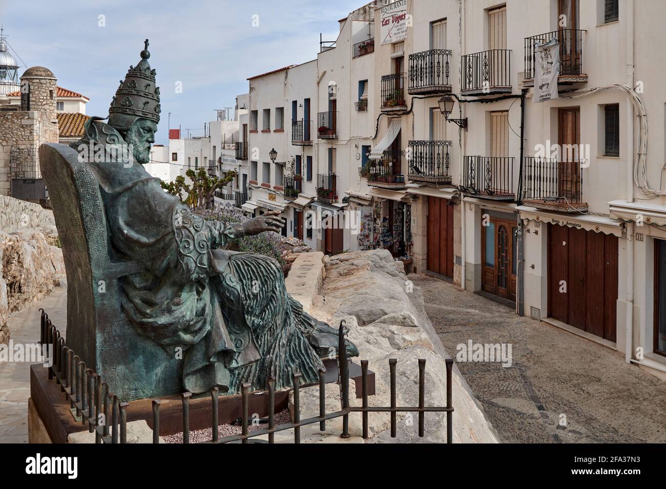 Statue de Pedro Martinez de Luna, appelée Papa Luna et connue sous le nom de Pape Benoît XIII à Peñiscola, Castellon, Espagne, Europe Banque D'Images