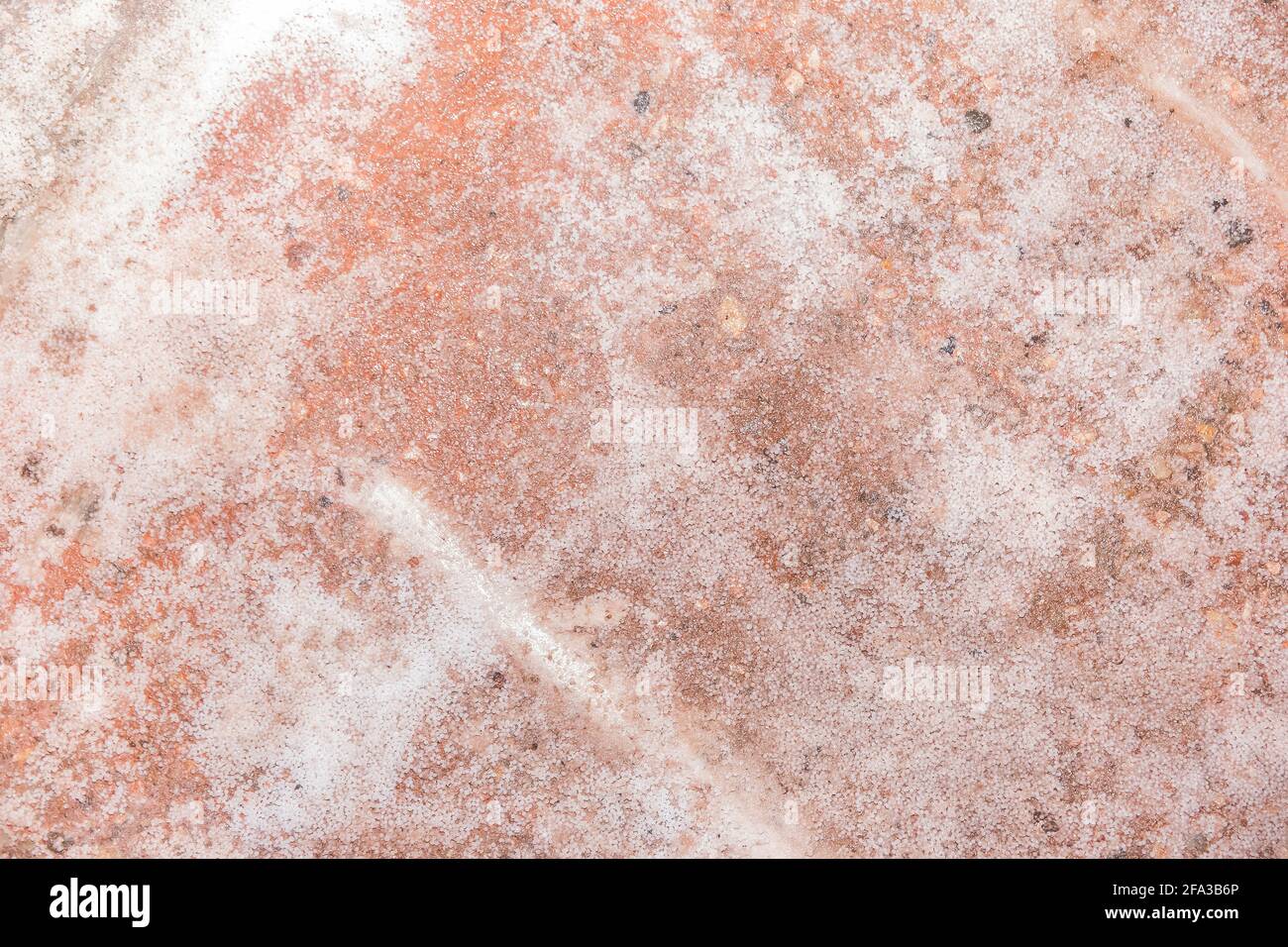 Engrais chimique blanc résidus de nitrate d'ammonium après déchargement à l'usine industrielle. Banque D'Images