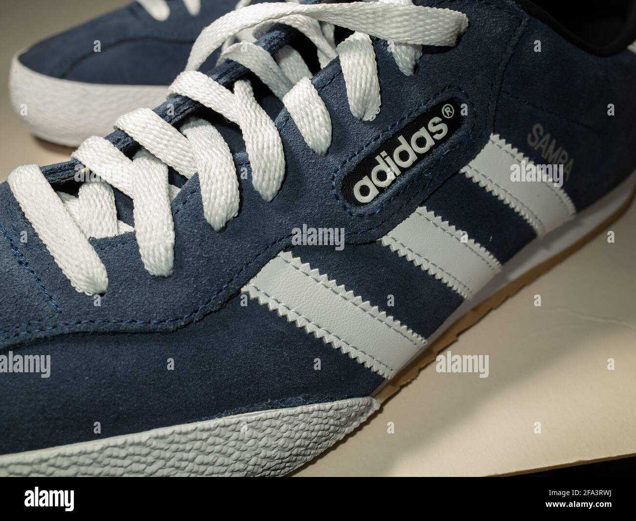 Chaussures d'entraînement Adidas Samba Blue Trainers Royaume-Uni Banque D'Images