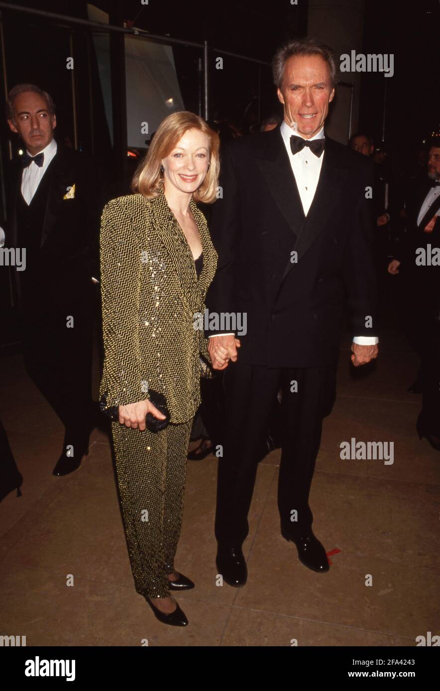 Frances Fisher et Clint Eastwood lors du 50ème Golden Globe Awards à l'hôtel Beverly Hilton à Beverly Hills, Californie, 23 janvier 1993 crédit: Ralph Dominguez/MediaPunch Banque D'Images