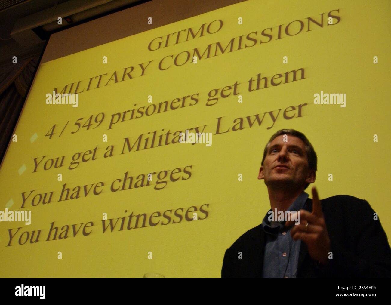 CLIVE STAFFORD SMITH PARLE AU KINGS COLLEGE LONDON.7/12/04 PILSTON Banque D'Images CLIVE STAFFORD SMITH PARLE AU KINGS COLLEGE LONDON.7/12/04 PILSTON Banque D'Images