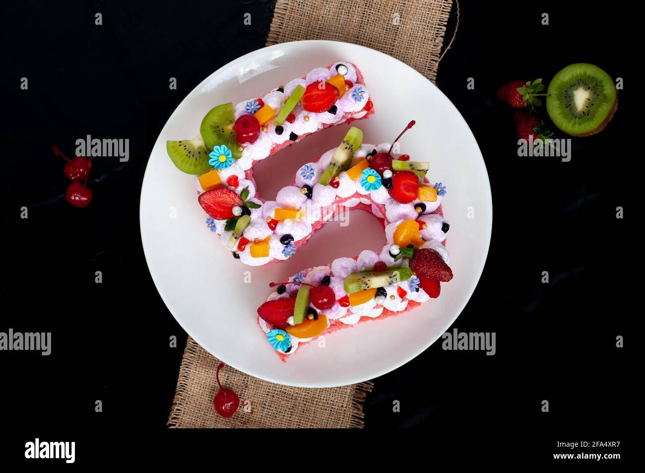 Gateau Eponge De Forme 5 Photo Stock Alamy