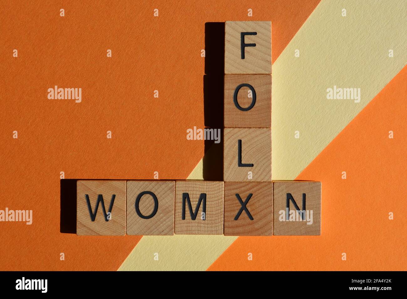 Folx, Womxn, orthographe alternative aux gens et à la femme, mots en forme de mots croisés Banque D'Images