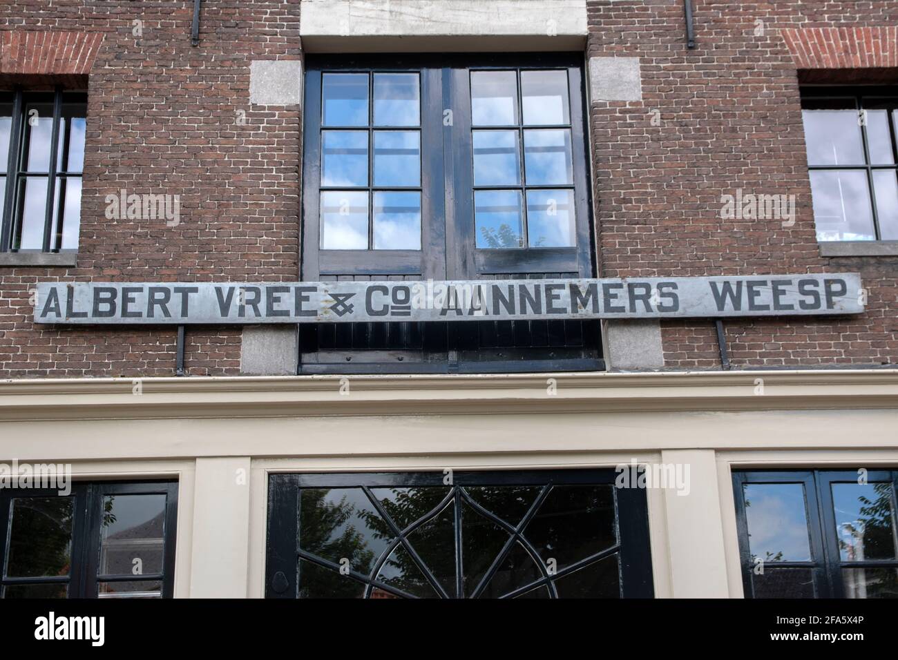 Panneau historique Albert Vree et Co Aannemers Weesp à Weesp Pays-Bas 20-7-2020 Banque D'Images