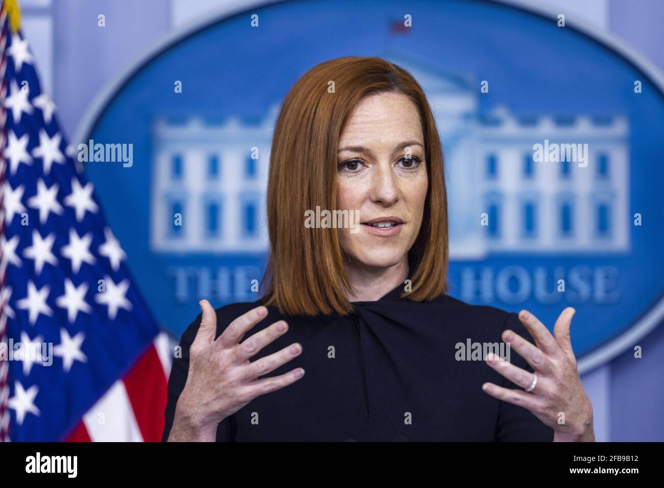 Washington, États-Unis. 23 avril 2021. Le secrétaire de presse de la Maison Blanche, Jen Psaki, présente les membres des médias dans la salle de presse de la Maison Blanche à Washington, DC, le vendredi 2021 avril. Psaki a parlé de la participation du Président au sommet virtuel sur le climat. Photo de Jim Lo Scalzo/UPI crédit: UPI/Alay Live News Banque D'Images