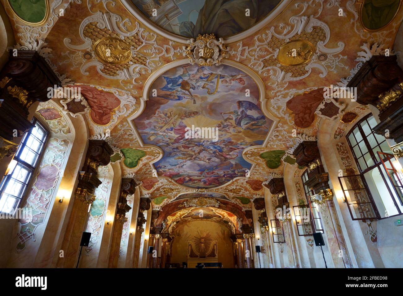 Peinture baroque au plafond dans la salle de musique de l'Université de Wroclaw Banque D'Images