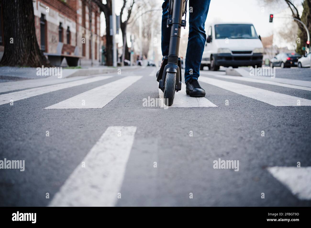 Homme sur route Banque D'Images