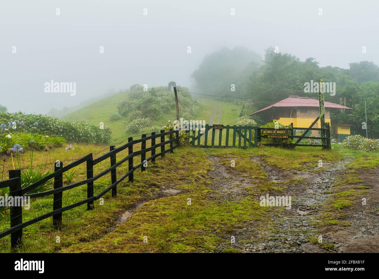 Station de Rangers du Parc National Volcan Baru pendant la saison des pluies, Panama. Banque D'Images