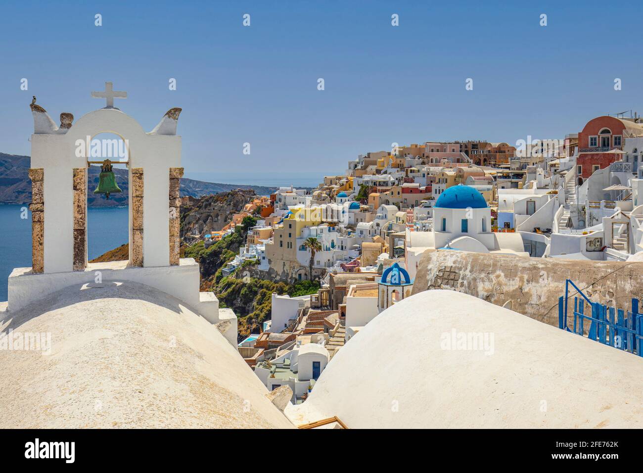 Vue sur le village d'Oia, île de Santorini, Grèce Banque D'Images