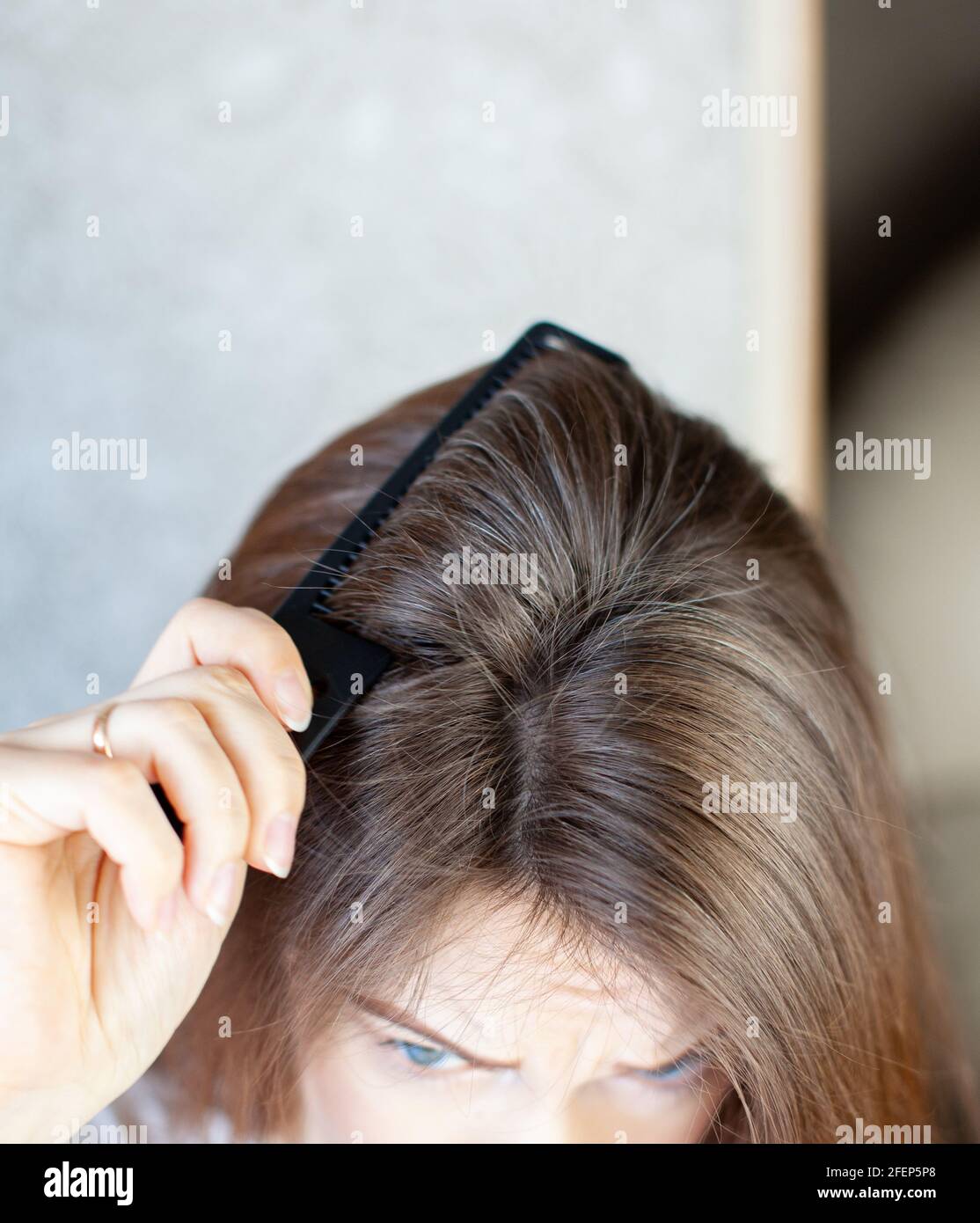 Cheveux gris gris blanc Banque de photographies et d’images à haute résolution Alamy