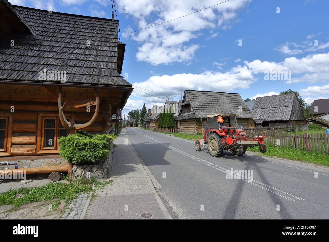 Maisons traditionnelles en bois dans le village de Chocholow, au sud de Cracovie, en Pologne Banque D'Images
