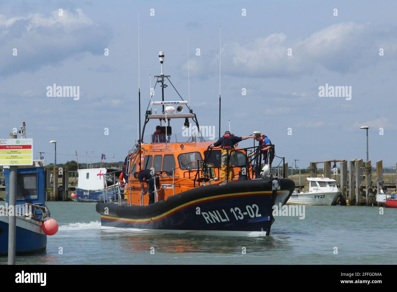 CANOT DE SAUVETAGE RNLI DE CLASSE SHANNON À DUNGENESS Banque D'Images