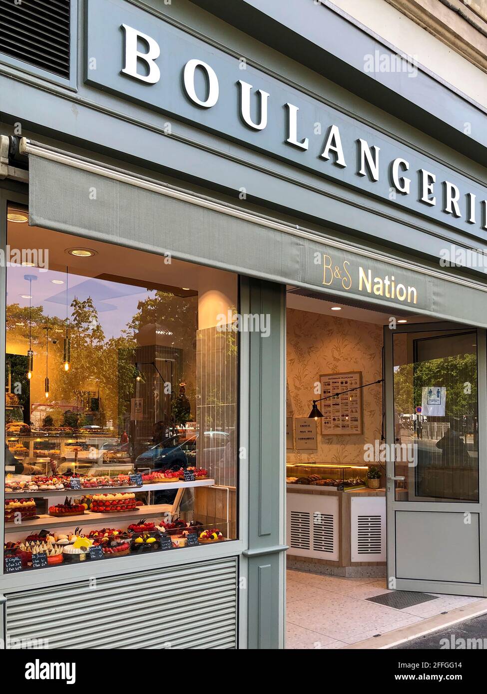 Paris, France, vue extérieure, boulangerie française, B&S Nation, vitrine du magasin avec enseigne Banque D'Images