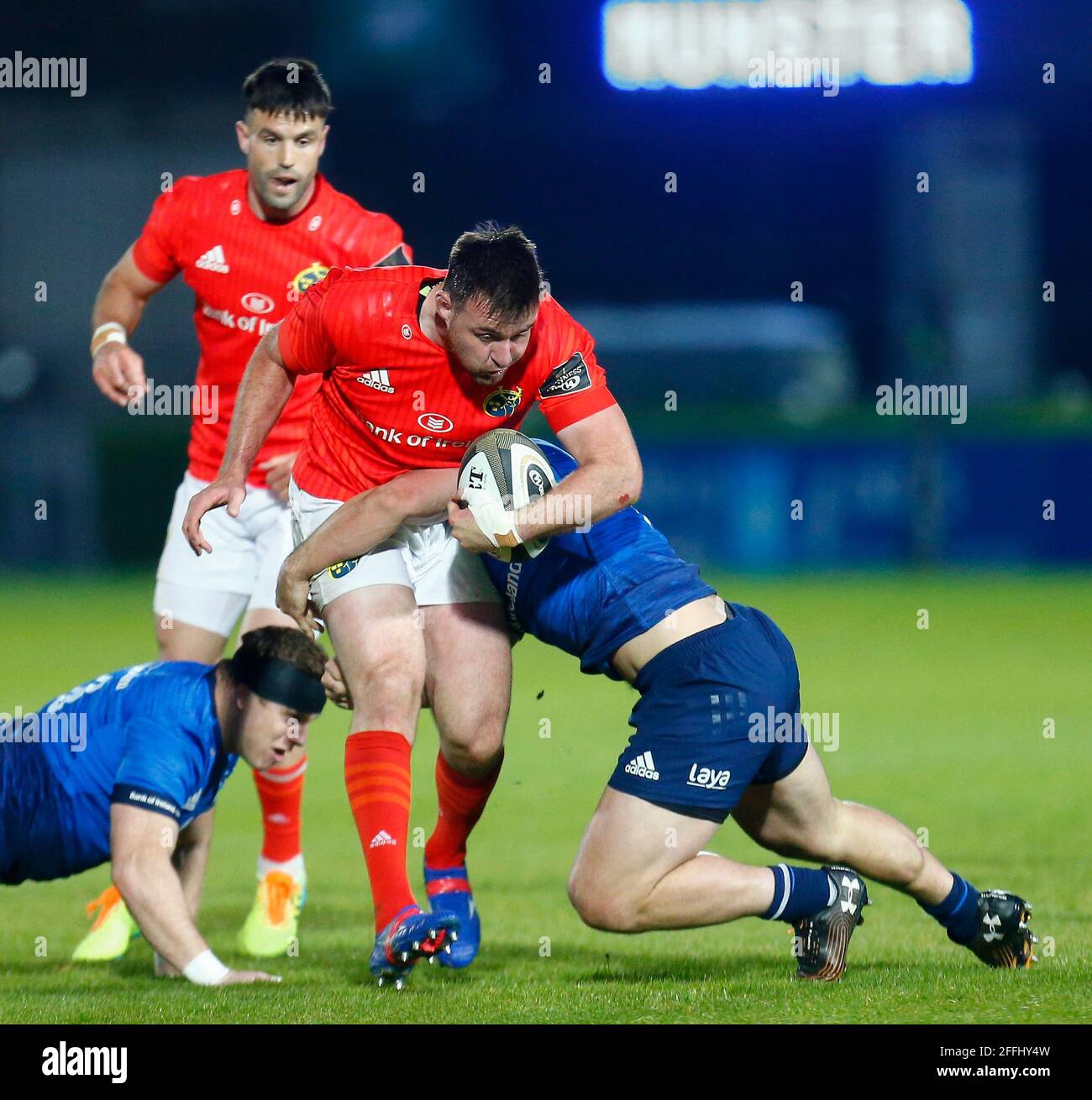 RDS Arena, Dublin, Leinster, Irlande. 23 avril 2021. Rainbow Cup Rugby, Leinster versus Munster; Niall Scannell de Munster est attaqué crédit: Action plus Sports/Alamy Live News Banque D'Images