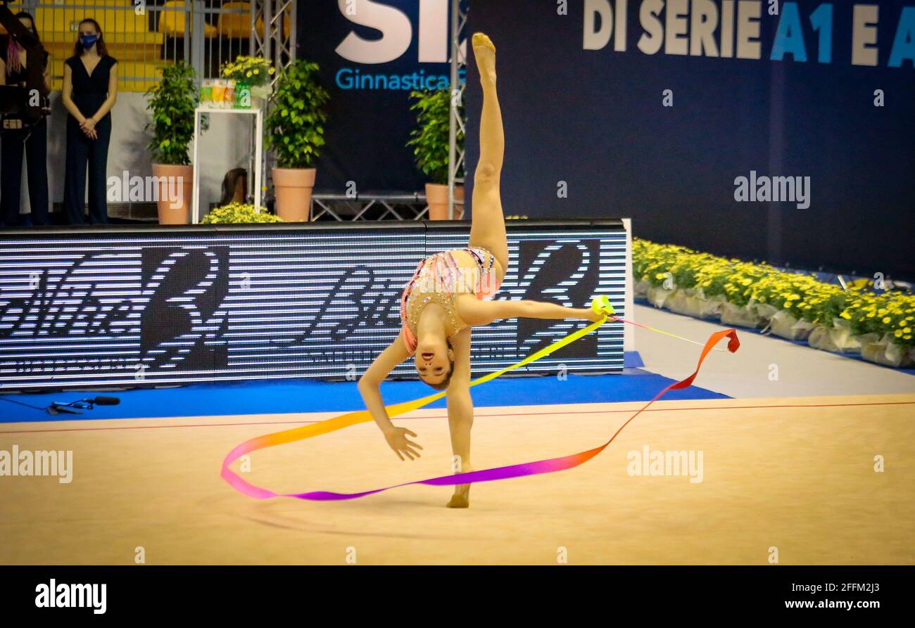 Alexandra Agiurgugugugulese pendant la série italienne UN six final de gymnastique rythmique. Avril 24 2021, Pala ‘’Gianni Asti’’ Turin - Italie photo Nderim Banque D'Images