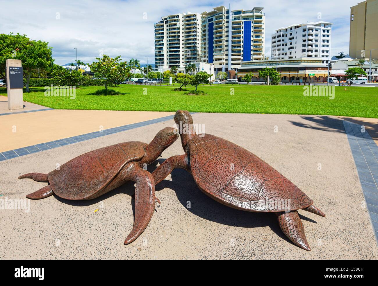 Sculptures de tortues d'art public sur l'estran, Cairns, Far North Queensland, FNQ, QLD, Australie Banque D'Images