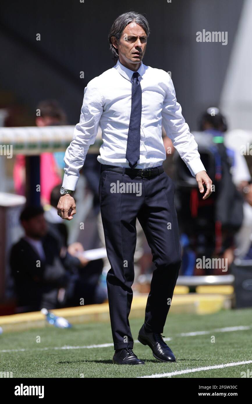 Benevento, Italie. 25 avril 2021. Filippo Inzaghi entraîneur de Benevento Calcio réagit pendant la série UN match de football entre Benevento Calcio et Udinese Calcio au stade Ciro Vigorito à Benevento (Italie), le 25 avril 2021. Photo Cesare Purini/Insidefoto crédit: Insidefoto srl/Alay Live News Banque D'Images