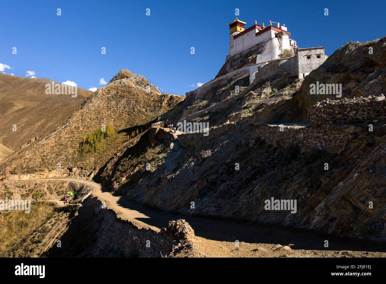 Palais de Yungbulakang ou Yumbu Lakhang, haut dans l'Himalaya dans la région autonome du Tibet en Chine. Banque D'Images