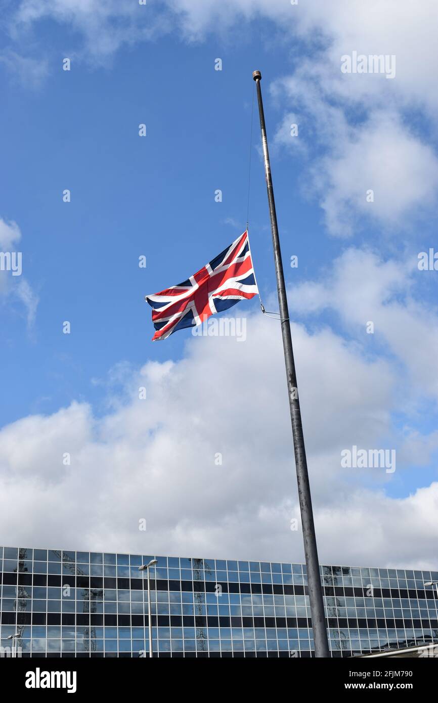 Drapeaux union jack en berne Banque de photographies et d’images à haute résolution Alamy