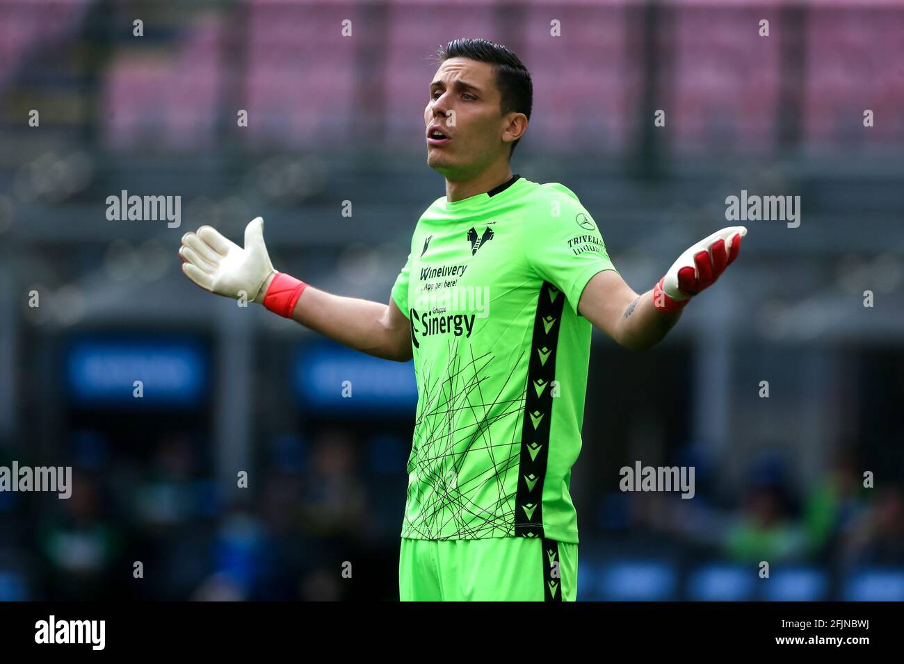 MILAN, ITALIE - AVRIL 25 : gardien de but Marco Silvestri de Hellas Verona pendant la série UN match entre Internazionale et Hellas Verona au Stadio Giuseppe Meazza le 25 avril 2021 à Milan, Italie (photo de Ciro Santangelo/Orange Pictures) Banque D'Images