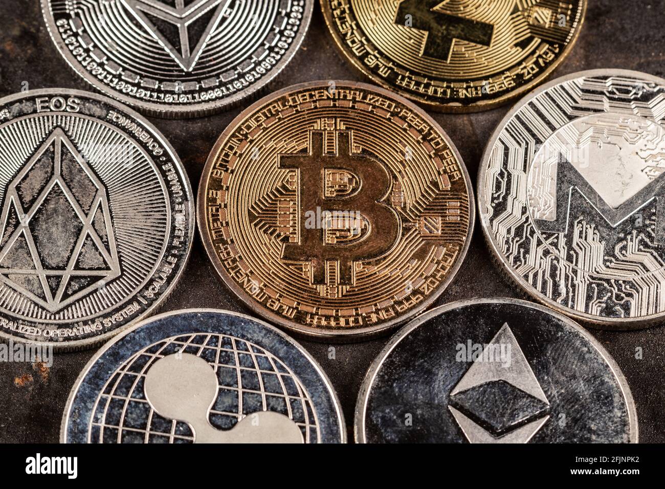 Crypto-monnaie Bitcoin avec altcoins et shitcoins. Concept d'investissement et de stockage de valeur. Banque D'Images