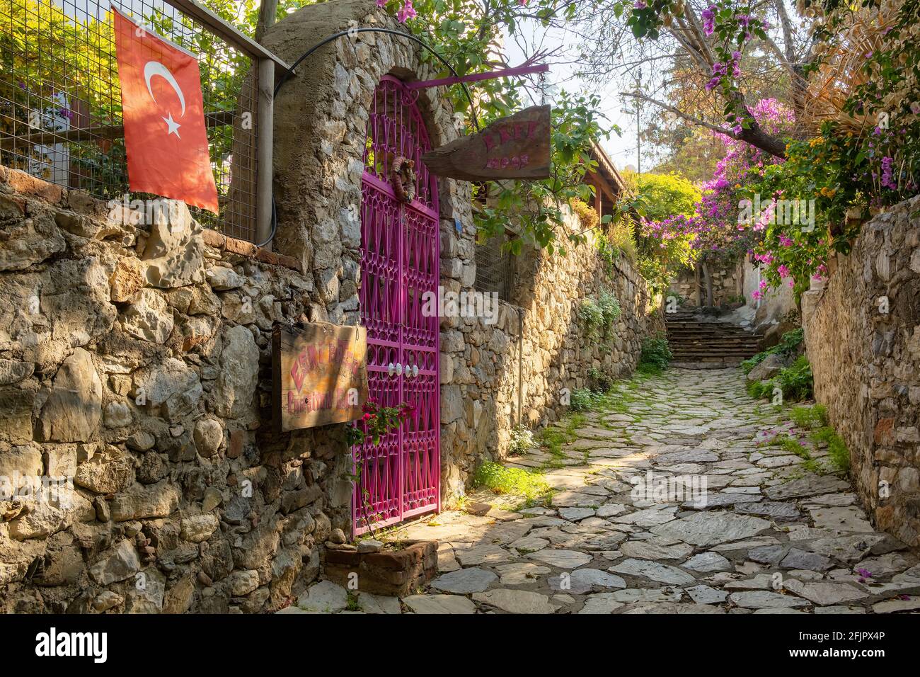 Picturesquare rue étroite dans Old Datca, Turquie Banque D'Images