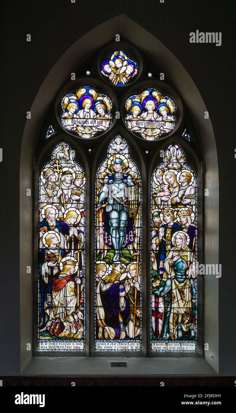 Vitraux dans l'église paroissiale de tous les Saints, Thornton Hough, Wirral, Royaume-Uni; par H Gustave Hiller, 1912 Banque D'Images