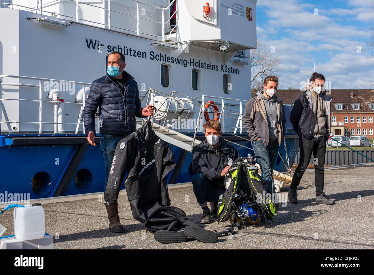Kiel, Marinestützpunkt 26. Avril 2021 le ministre de l'Umweltminister Jan Philipp Albrecht besuchte heute vor dem Auslaufen das Gewässerschutzschiff Haithabu und das F Banque D'Images