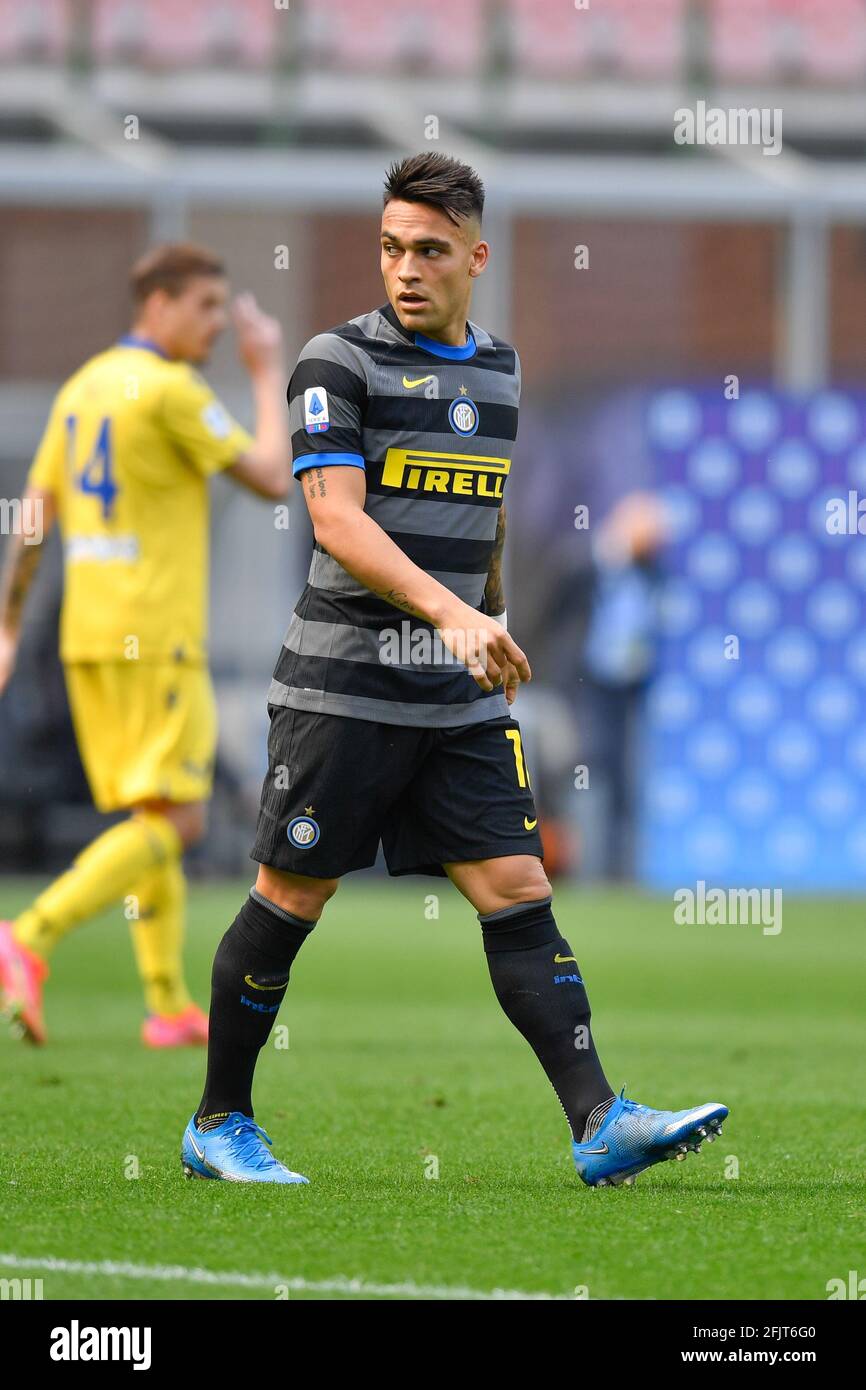 Milan, Italie. 25 avril 2021. Lautaro Martinez (10) de l'Inter Milan vu dans la série UN match entre l'Inter Milan et Hellas Vérone à Giuseppe Meazza à Milan. (Crédit photo : Gonzales photo/Alamy Live News Banque D'Images