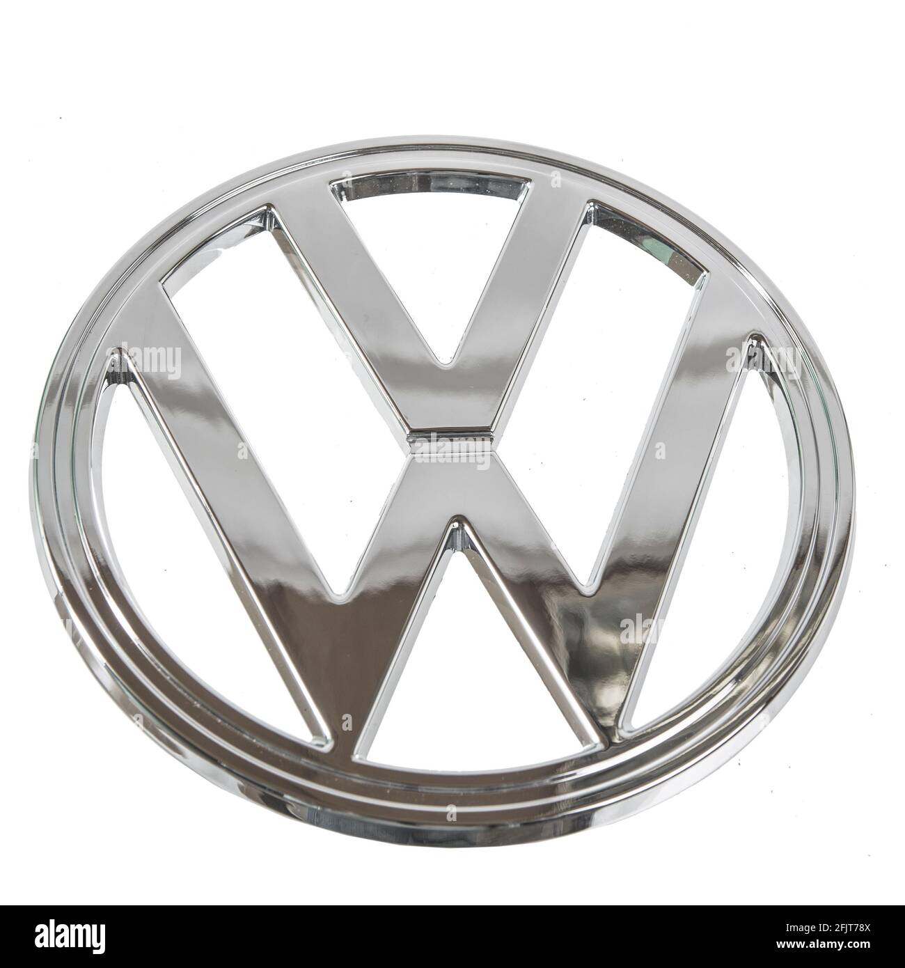 Volkswagen-Zeichen dans Chrom für die Front BEI einem VW-bus T1 Et T2a Banque D'Images