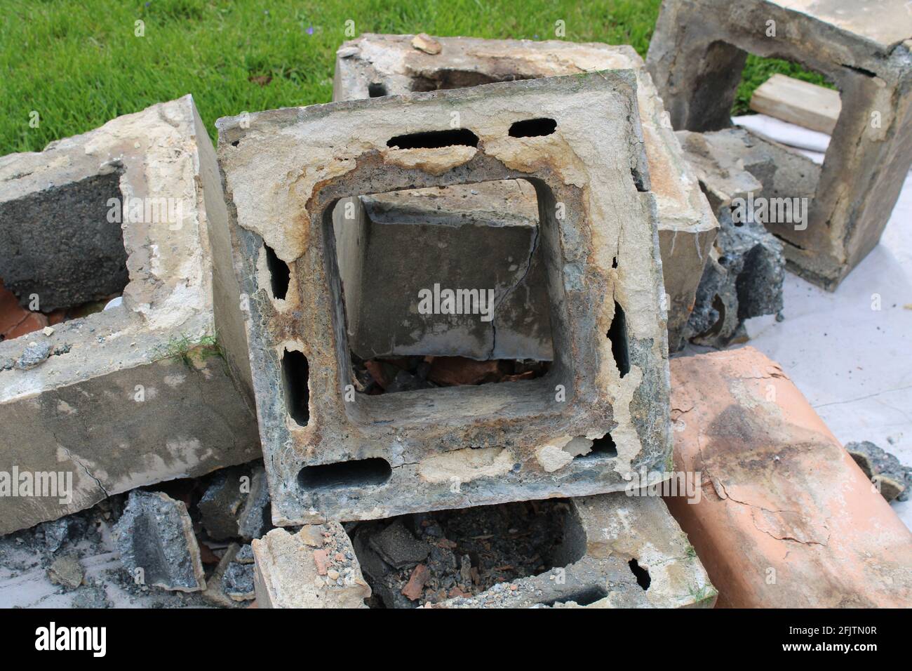 Débris d'un ancien Chimney Banque D'Images